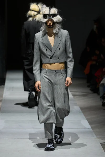 Look 8